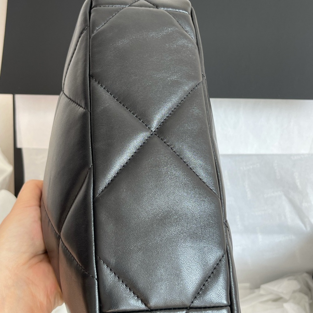 NEW CHANEL19 22B Black Lambskin Small Flap Bag Mix Hardware w/receipt - Picture 7 of 15